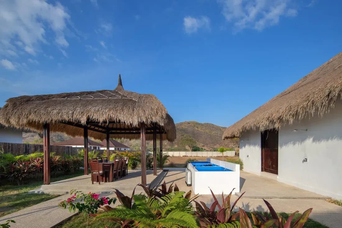 Hasır Çatı Kaplama